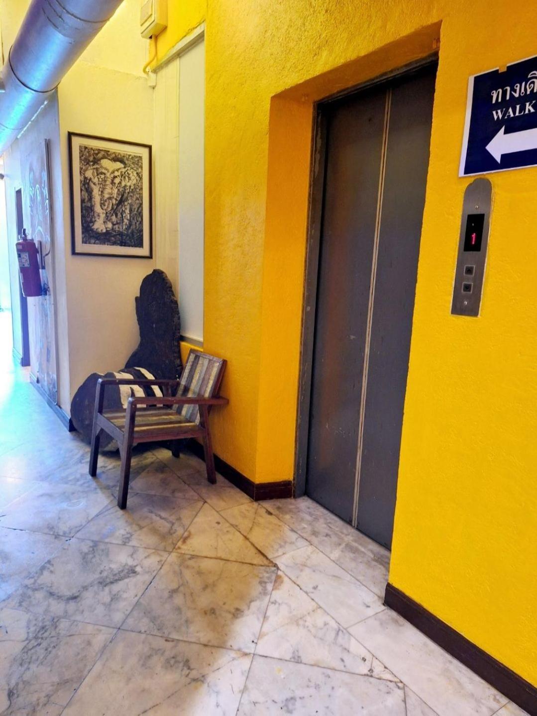 Hostel Ddm House Bangkok Exterior foto